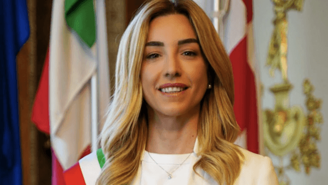Genova, la giunta Salis riconosce l’identità alias dei dipendenti comunali e dei propri cittadini - Silvia Salis - Gay.it