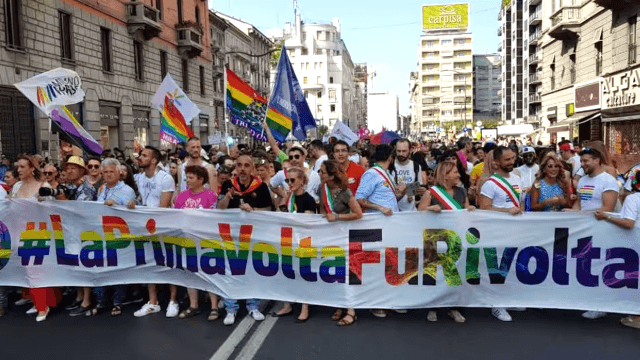 Il decreto sicurezza mette a rischio i Pride, ecco cosa dobbiamo fare. Arcigay: "Stiamo scivolando verso qualcosa che non conoscevamo" - decreto sicurezza pride rischio arcigay piazzoni - Gay.it
