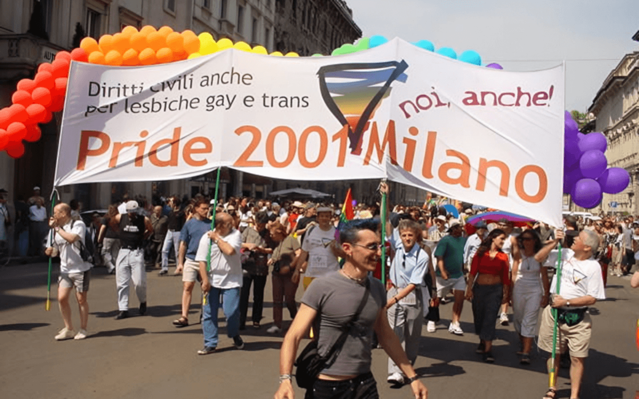 Milano Pride 2026, 25 anni di orgoglio: il 27 giugno la parata - milano pride 2001 - Gay.it