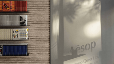A Parigi arriva la Queer Library: libri LGBTQIA+ da portare a casa gratis