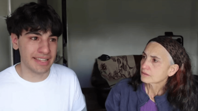 Adolescente musulmano fa coming out con sua madre.  La reazione da incubo diventa virale