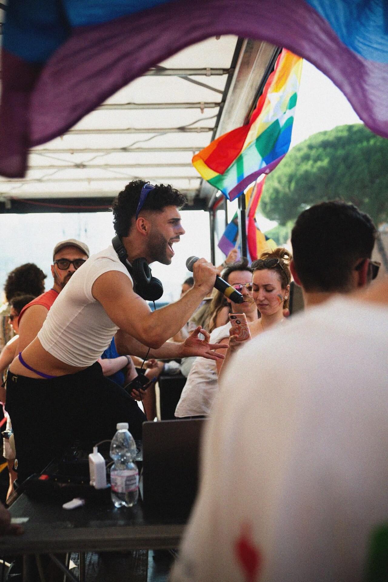 Keshet, intervista ad Ariel Heller: "A Gaza è strage, crimini del governo di Israele. Il Pride è casa nostra" - Keshet Italia Ariel Heller - Gay.it