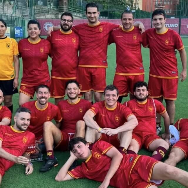Lo storico Pride Match di Roma per dimostrare che un altro calcio è possibile. Il video dal campo - Lupi Roma - Gay.it