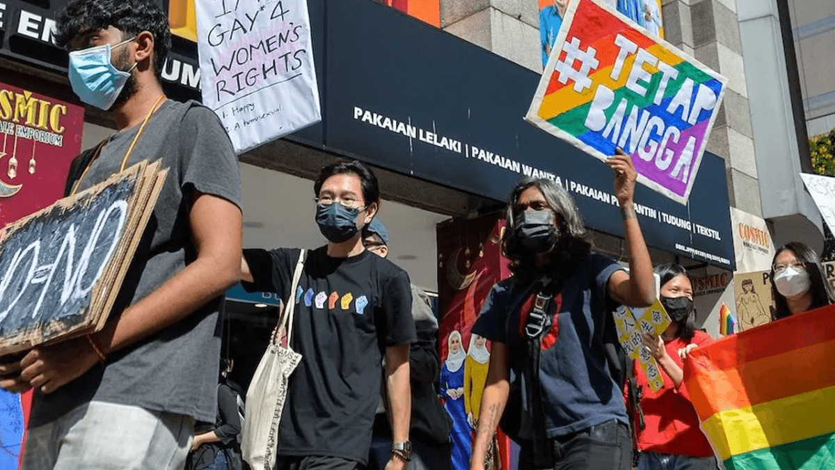 La Malesia sostituisce il termine “LGBT” con “cultura deviante”: il premier fu incarcerato per sodomia