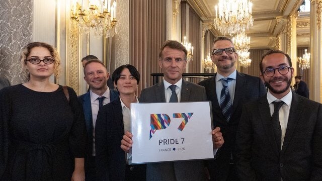 G7 a Parigi, Macron riceve la delegazione del Pride7. Presente Arcigay - Pride7 - Gay.it