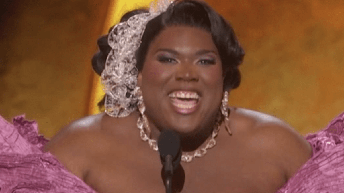 Tony Awards 2026, Qween Jean prima storica persona trans in trionfo. Tutti i vincitori (VIDEO) - Qween Jean - Gay.it