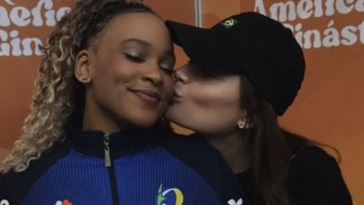 Rebeca Andrade, tra like e smentite l’olimpionica brasiliana fa coming out con un bacio all’amata