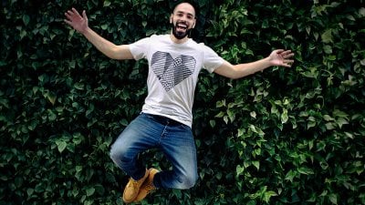 Salute, sesso e terapia: cosa significa vivere bene con l’HIV. Parlano due infettivologi