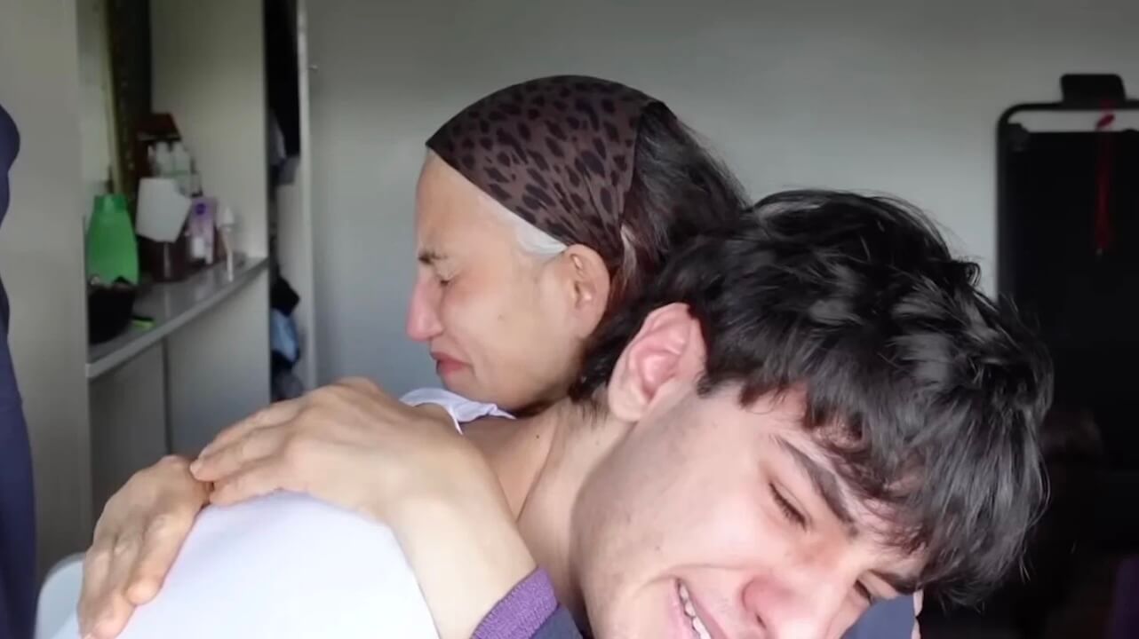 Adolescente musulmano fa coming out con sua madre. La reazione da incubo diventa virale - il coming out di Jafer Karausta - Gay.it