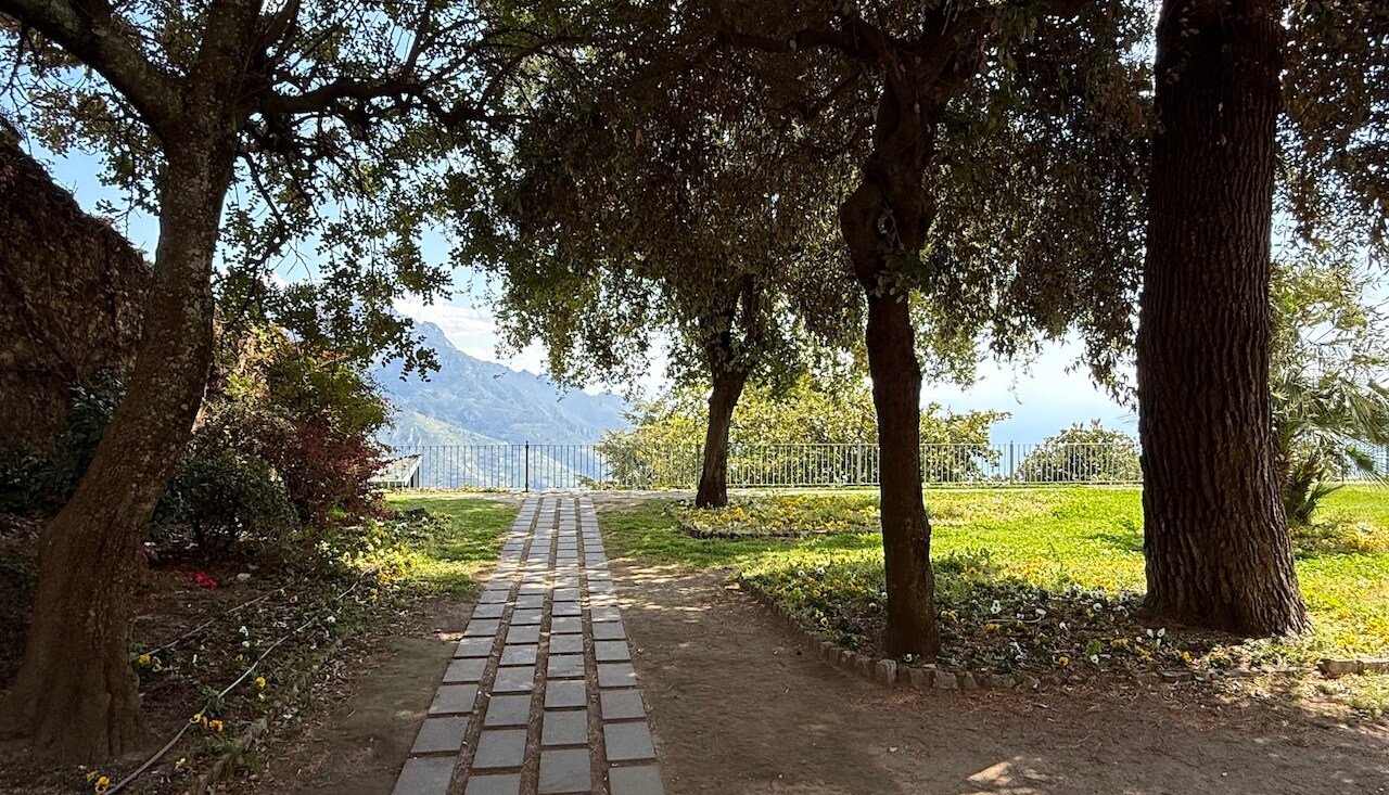 Amalfi Coast Hikes, un nuovo tour per viaggiatori queer a Ravello - Amalfi Coast Hikes 3 - Gay.it