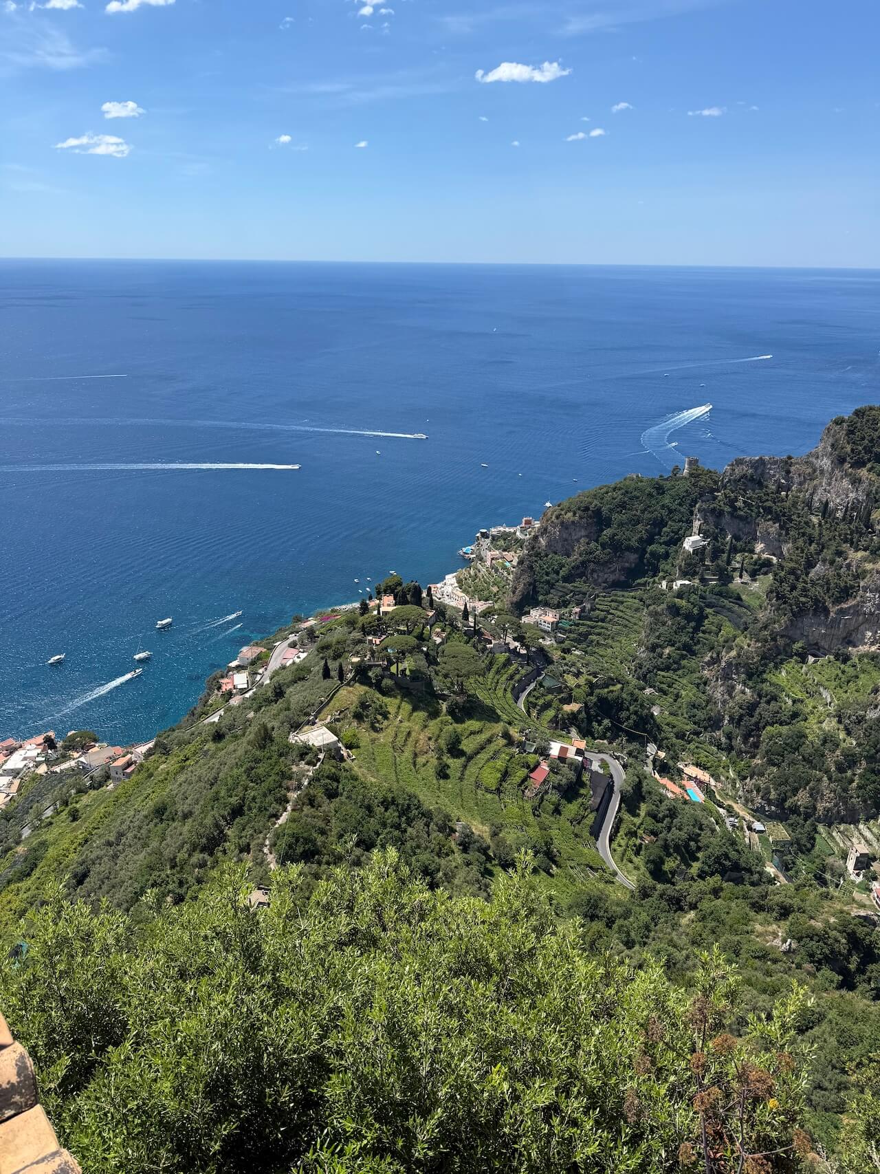 Amalfi Coast Hikes, un nuovo tour per viaggiatori queer a Ravello - Amalfi Coast Hikes 4 - Gay.it