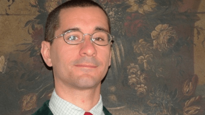 “Fr*cio” per la destra, “fascista” urlato ai Pride: Enrico Oliari, il gay del MSI che contribuì alle unioni civili