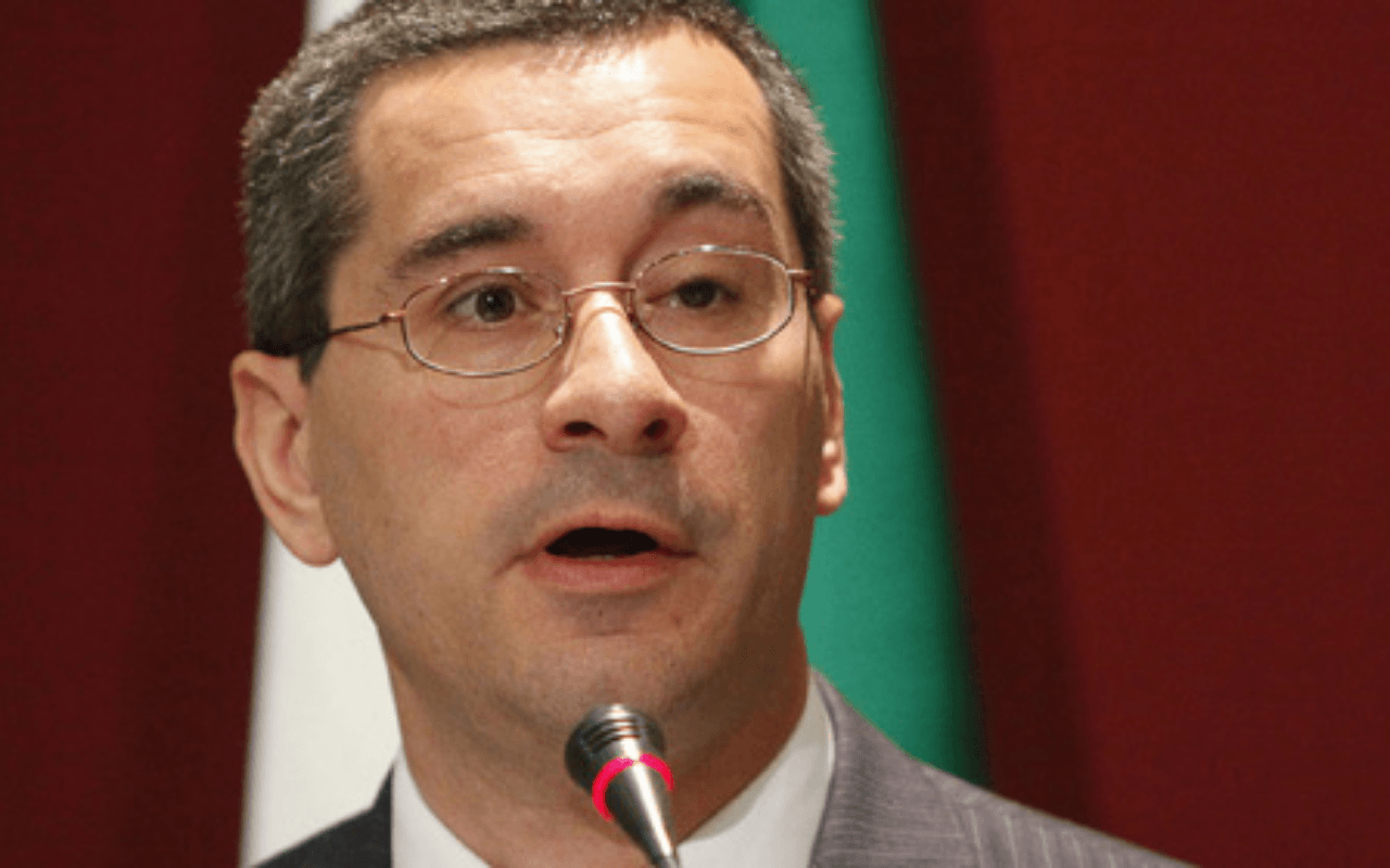 “Fr*cio” per la destra, “fascista” urlato ai Pride: Enrico Oliari, il gay del MSI che contribuì alle unioni civili - Enrico Oliari - Gay.it