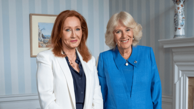 Famiglia Reale inglese celebra J.K. Rowling mentre la scrittrice diffonde transfobia