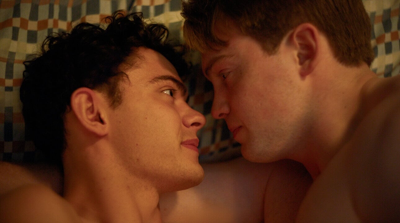Heartstopper Forever, tagliate molte scene di sesso. Joe Locke e Kit Connor: "Tutti nudi, era come un porno" - HeartstopperForever FirstLook Image 12 - Gay.it