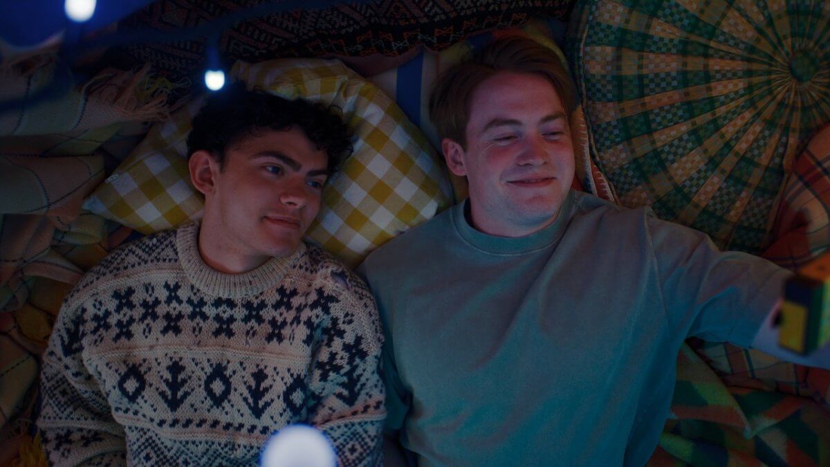Heartstopper: Ending on a Hi, arriva lo speciale Netflix. Il dietro le quinte celebrerà la queerness dello show
