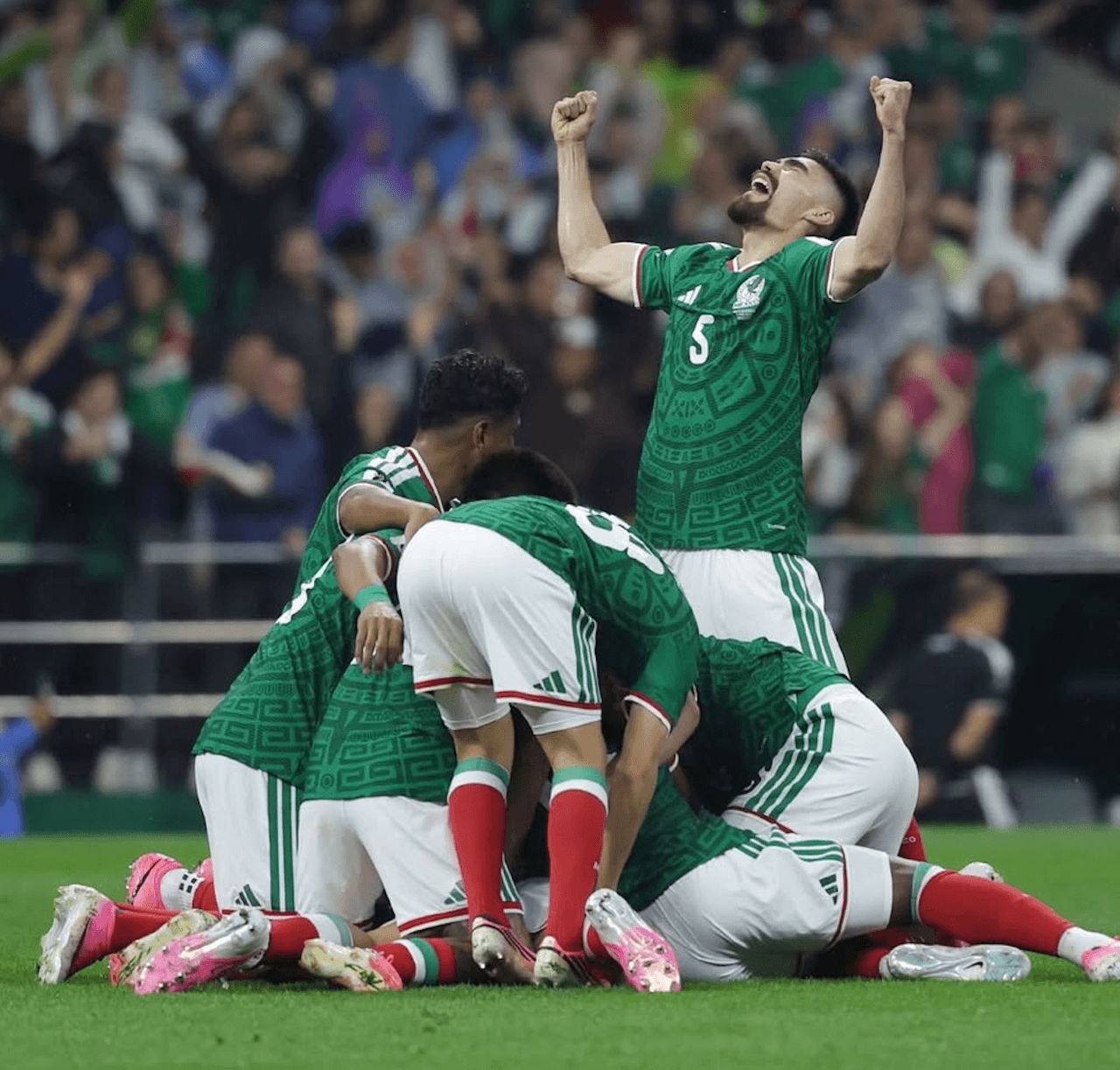 Messico ai Mondiali, cori omofobi allo stadio davanti a Infantino. E la FIFA tace - Messico 2 - Gay.it