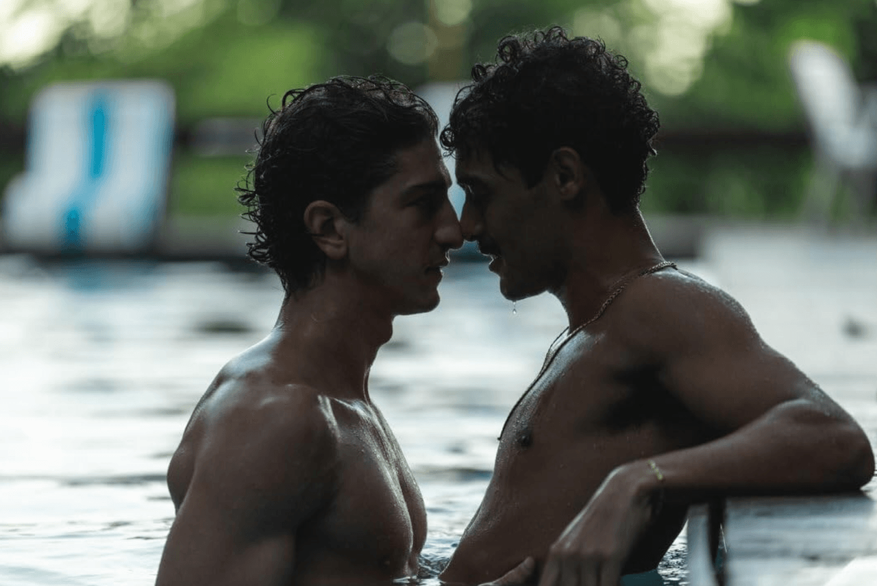 Oxygen Masks Will (Not) Drop Automatically, la serie sugli steward che negli anni '80 contrabbandarono farmaci contro l'hiv - Oxygen Masks Will Not Drop Automatically 4 - Gay.it