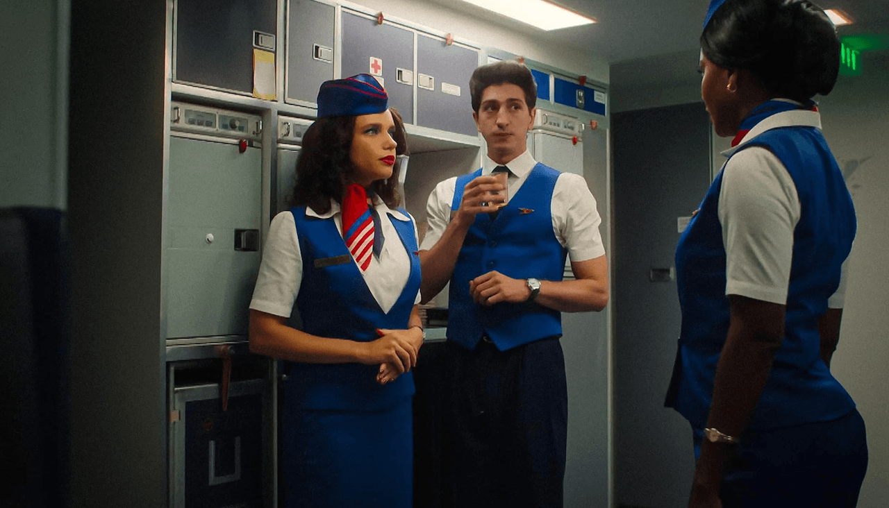 Oxygen Masks Will (Not) Drop Automatically, la serie sugli steward che negli anni '80 contrabbandarono farmaci contro l'hiv - Oxygen Masks Will Not Drop Automatically 7 - Gay.it