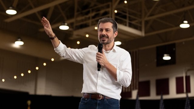 Pete Buttigieg sempre in testa alle primarie dem. Secondo gli ultimi sondaggi batterebbe lo sfidante repubblicano - Pete Pete Buttigieg - Gay.it