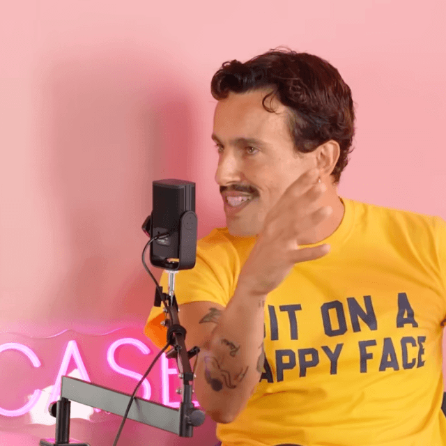 È il coming out di Aiello come bisessuale? “Sono stato con uomini e donne” – VIDEO