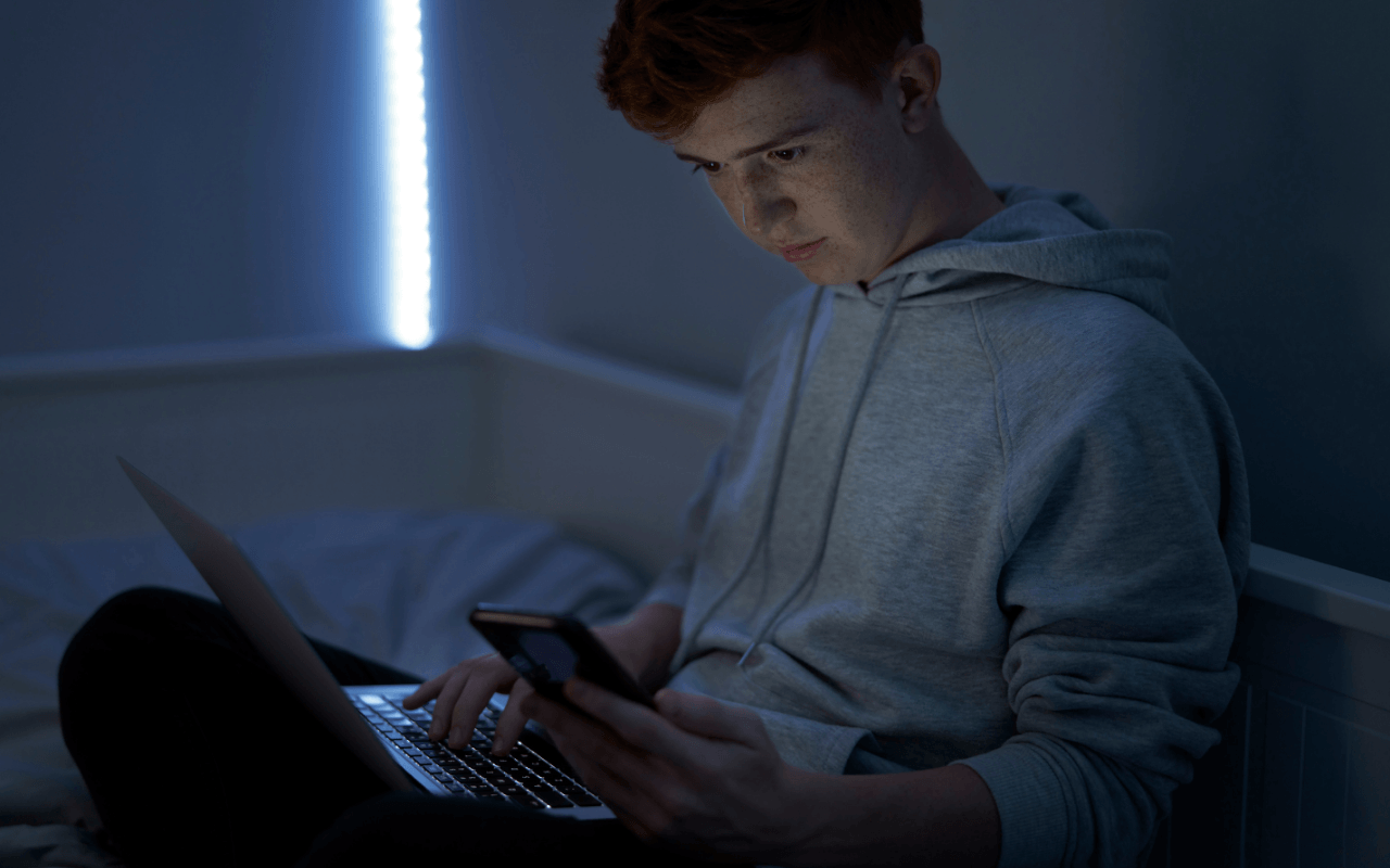 Insulti omofobi e transfobici online: cosa fare e come tutelarsi - bullismo online - Gay.it