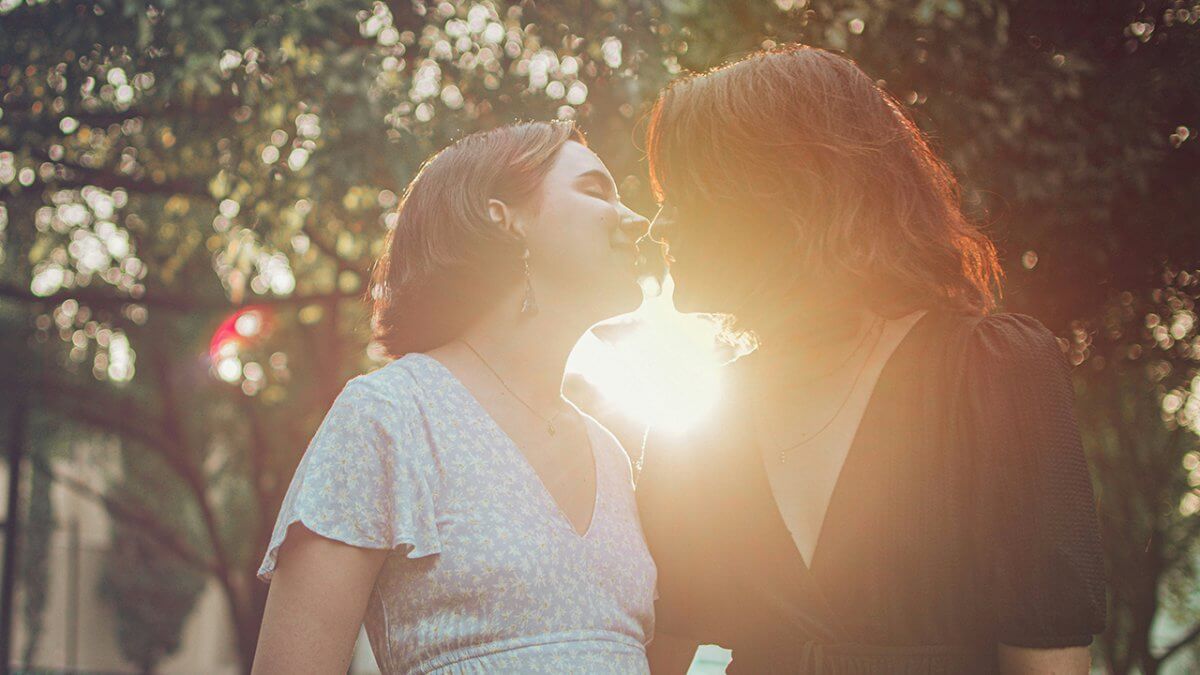 PMA negata a donne single e coppie lesbiche: la tua firma per cambiare tutto - pma negata donne single coppie lesbiche firma - Gay.it