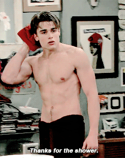 austin_falk_2_broke_girls_sexy_gif