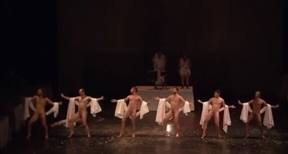 jan_fabre_spettacolo_teatrale_ballerini_nudi