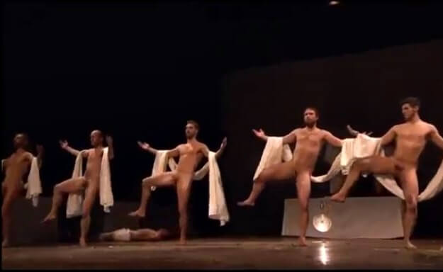 jan_fabre_spettacolo_teatrale_ballerini_nudi