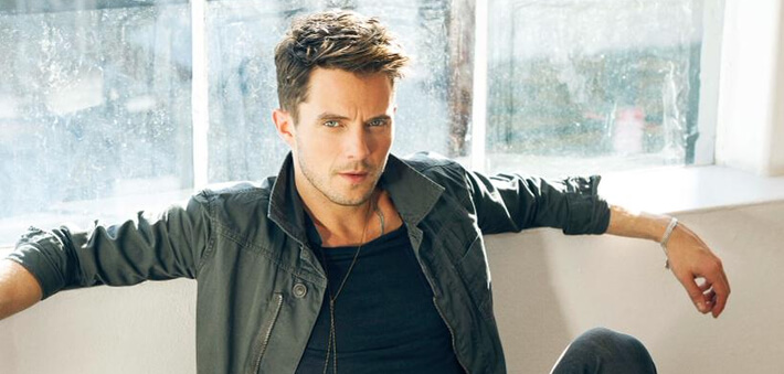 eli_lieb_cantanti_gay