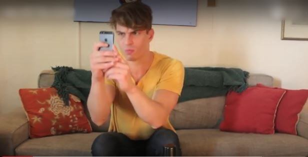 get_off_the_grind_corto_gay_su_grindr
