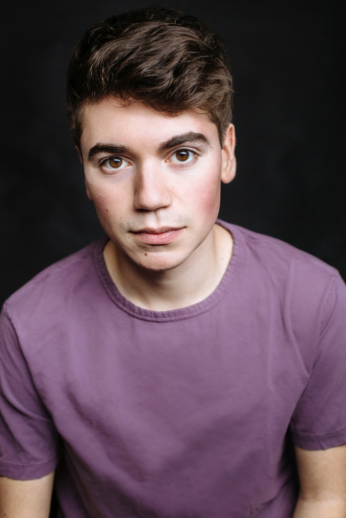 noah_galvin_the_real_o_neals_gay