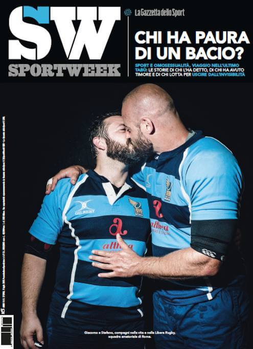 sportsweek_bacio_gay_libera